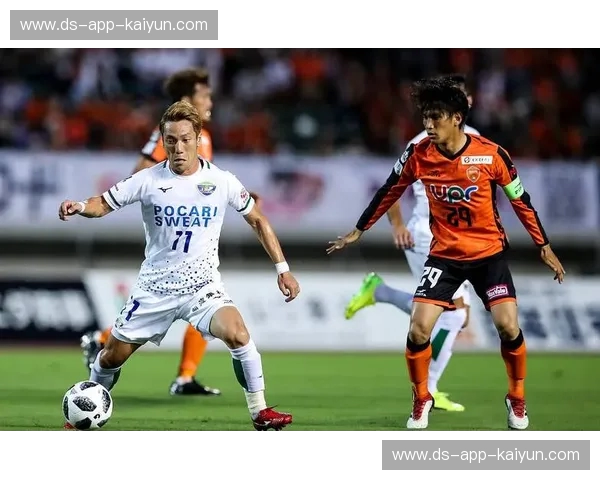 绿茵争霸的灵魂之战：当赫根的“攻势足球”遇见厄勒布鲁的“坚韧意志”